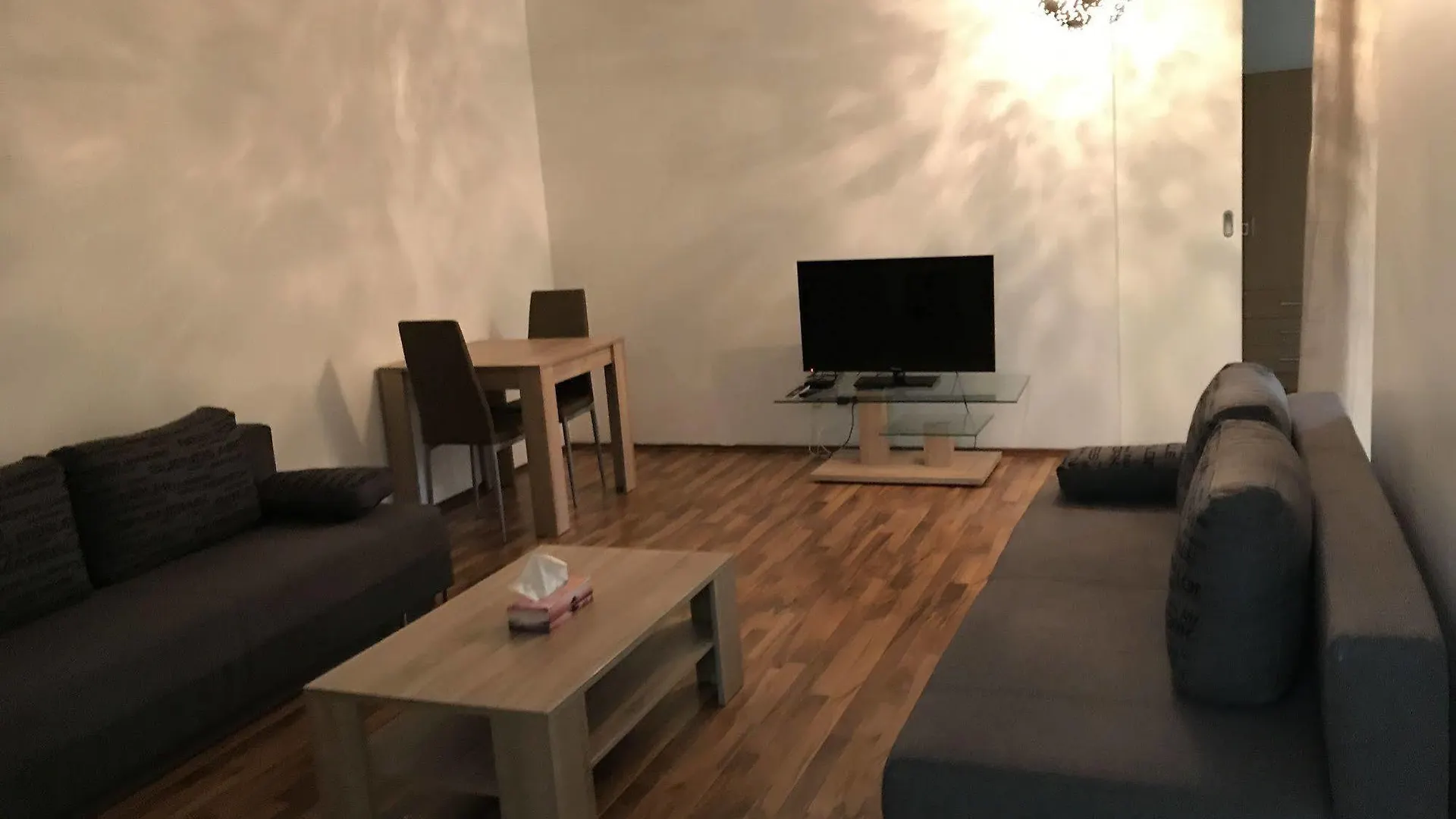 Kn Kahtan Boarding House Apartment Munich