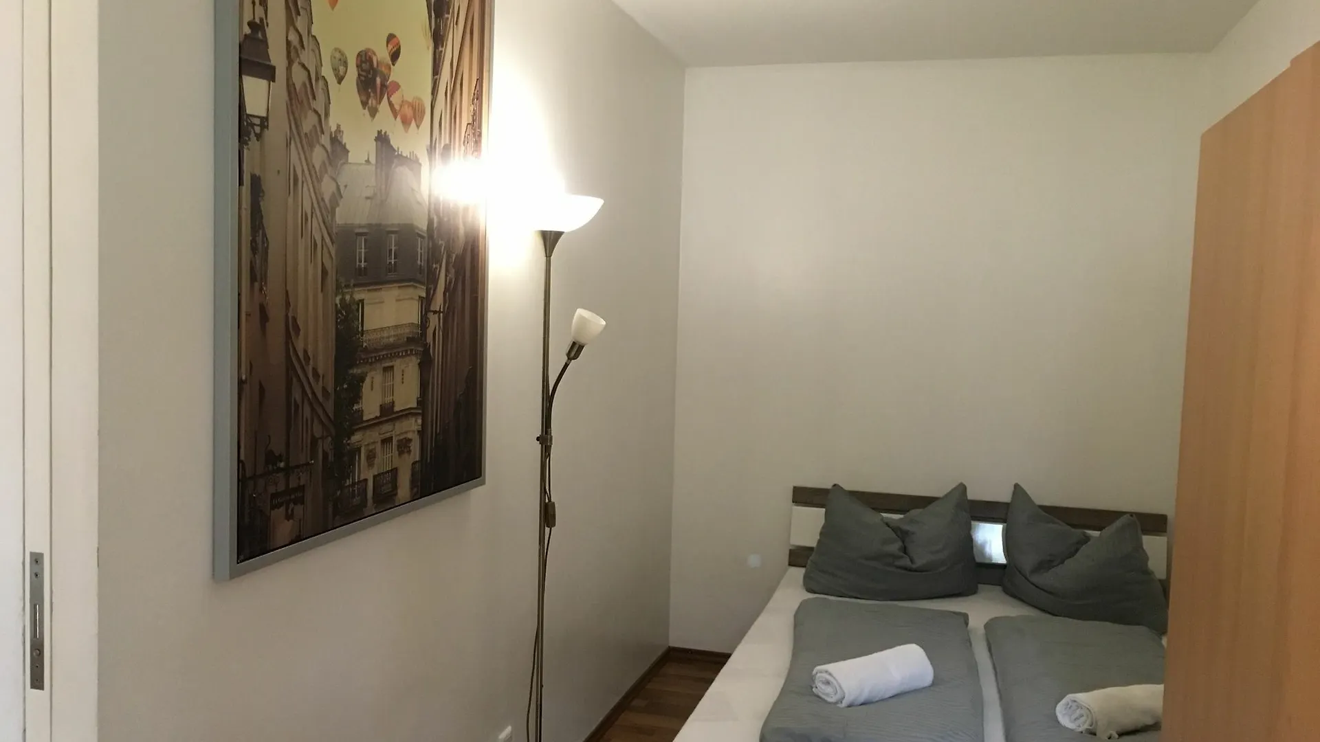 Kn Kahtan Boarding House Apartment Munich
