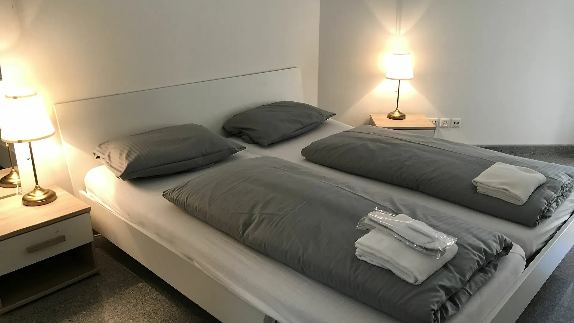 Kn Kahtan Boarding House Apartment Munich