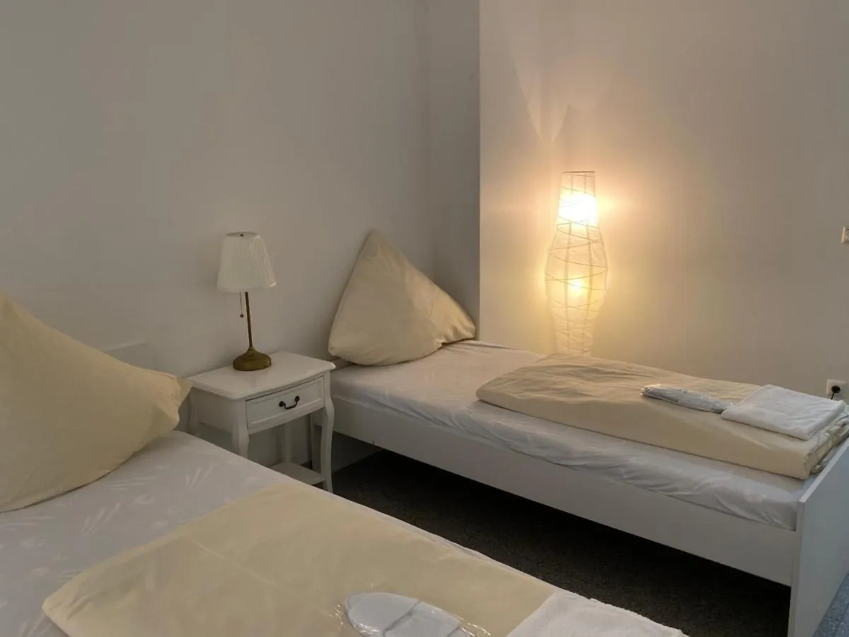 Kn Kahtan Boarding House Apartment Munich