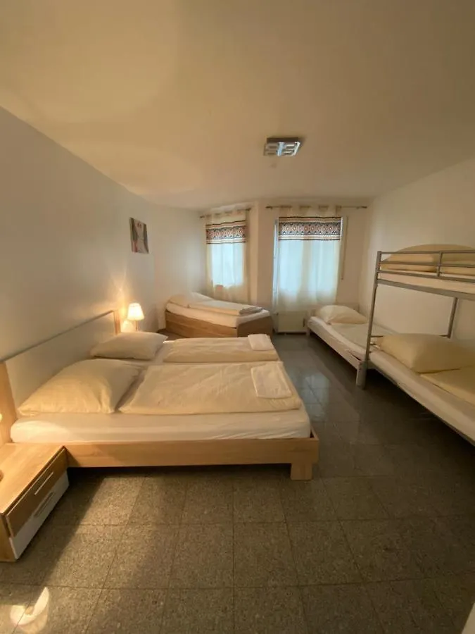 Kn Kahtan Boarding House Apartment Munich